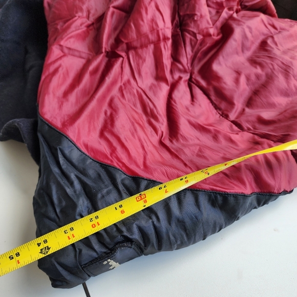EDDIE BAUER Rectangle One Person Sleeping Bag 32" x 84"- Red and Black - Picture 5 of 9